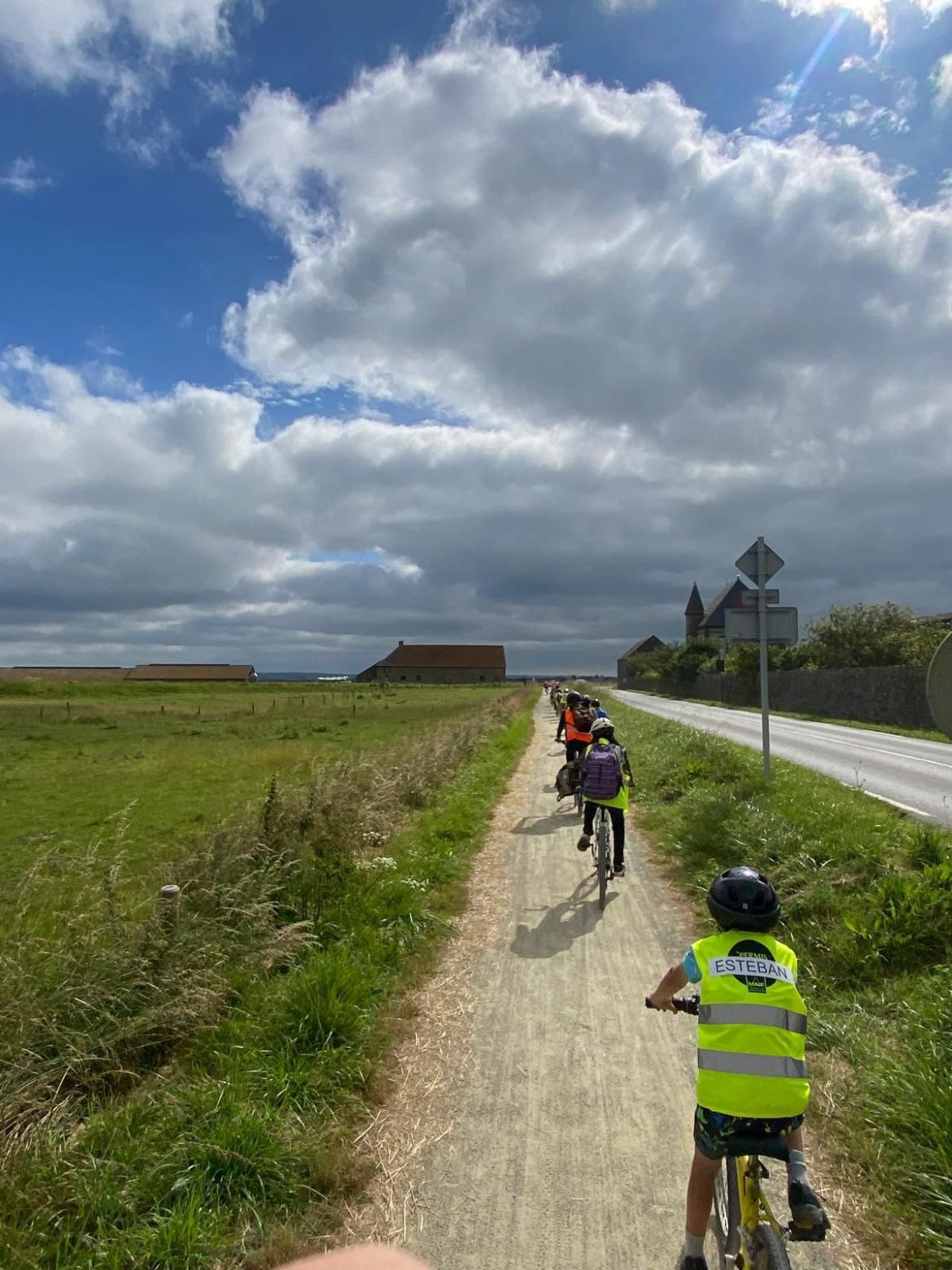 Des primaires d’Alençon au Mont Saint-Michel à vélo!